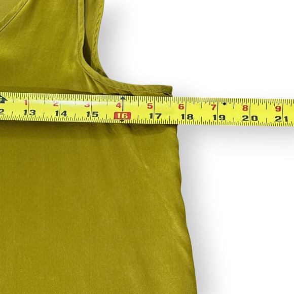 J. Jill Womens Green Sleeveless 100% Silk Tank Top XS Scoop Neck Quiet Luxury - Picture 8 of 9